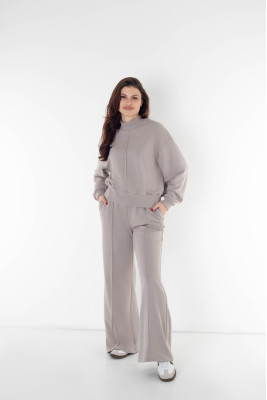 Костюм жіночий